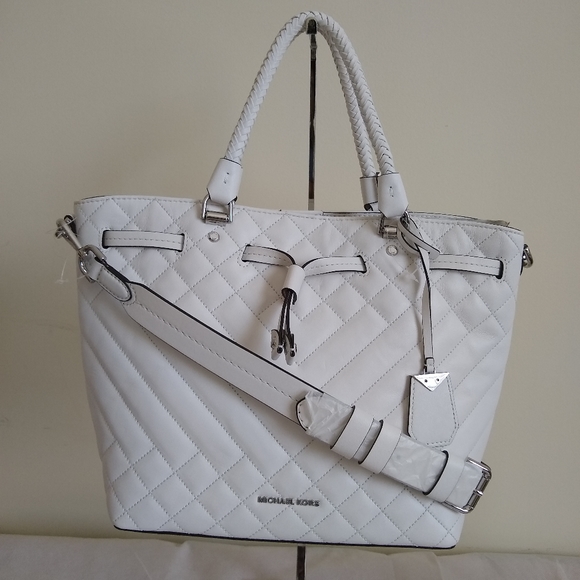 NWT - Michael Kors Blakely Bucket Bag! - Picture 2 of 9